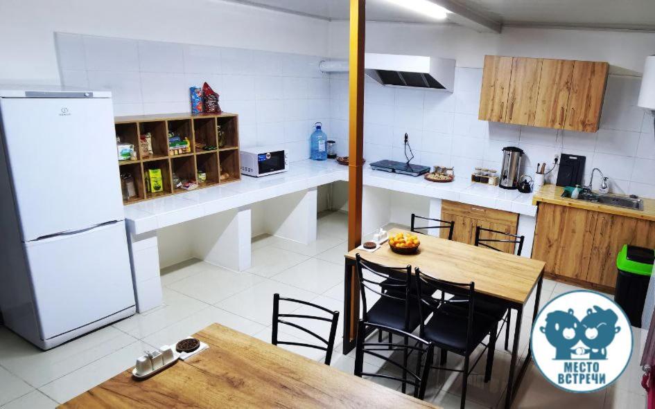 Место Встречи "Guest House Meeting Place" Biškek Exteriér fotografie